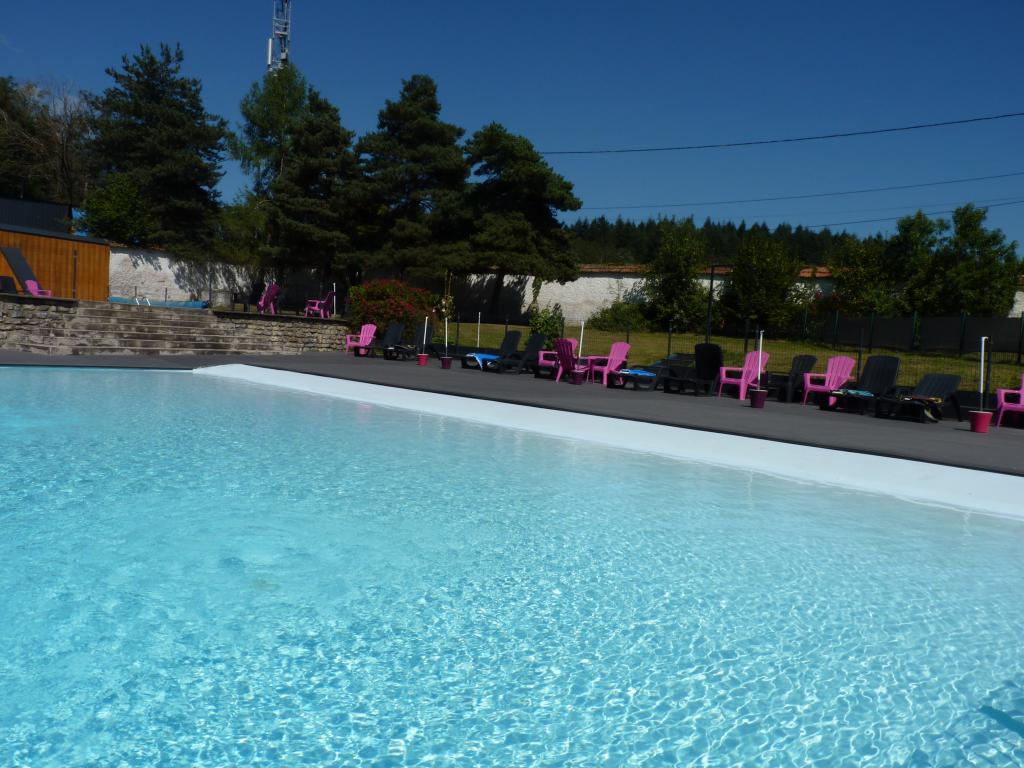 La Piscine du camping Le Manoir de Bezolle